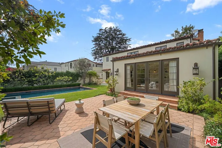 1308 San Vicente Boulevard, Santa Monica, California 90402