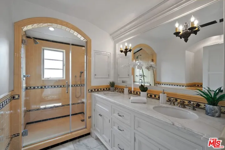 1308 San Vicente Boulevard, Santa Monica, California 90402