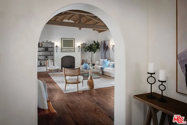 1308 San Vicente Boulevard, Santa Monica, California 90402