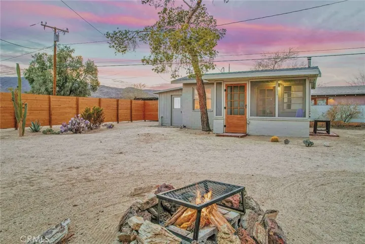 6668 Manzanita Avenue, 29 Palms, California 92277