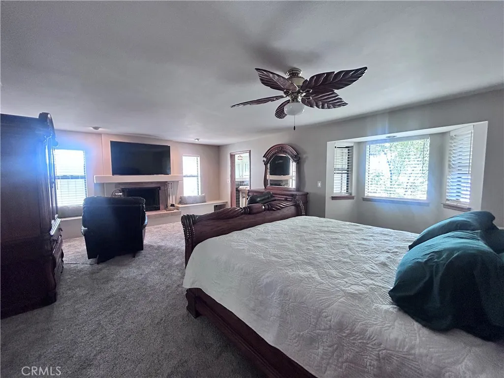 13054 Oak Crest Drive, Yucaipa, California 92399 home-pic-7