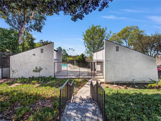 413 N Conestoga Way 11, Anaheim, California 92807