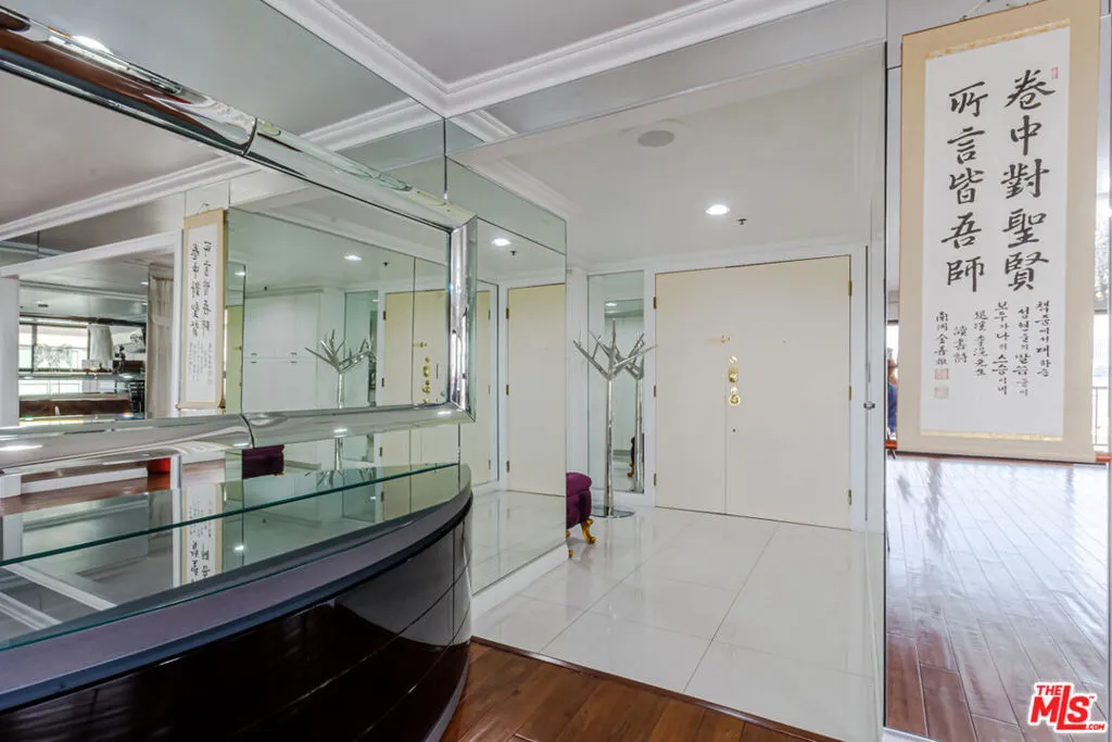 727 S Ardmore Avenue 906, Los Angeles, California 90005 home-pic-18