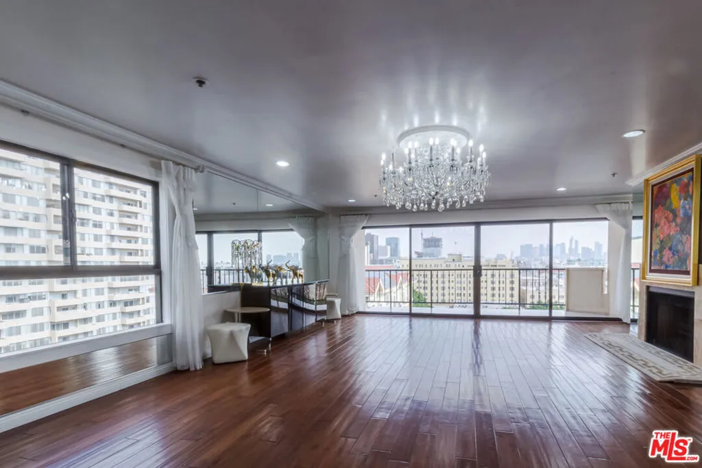 727 S Ardmore Avenue 906, Los Angeles, California 90005 home-pic-9