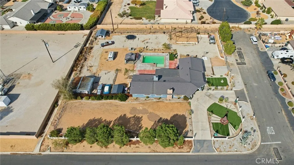 13288 13288 Choco Road, Apple Valley, California 92308 home-pic-40