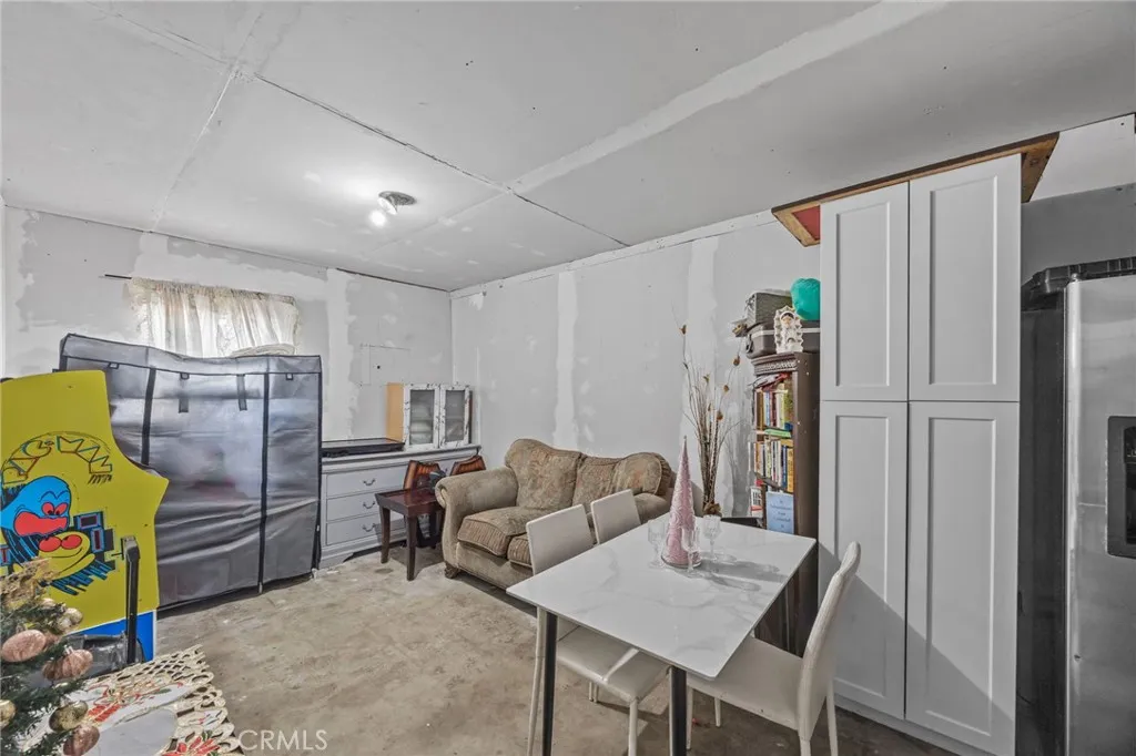 13288 13288 Choco Road, Apple Valley, California 92308 home-pic-30