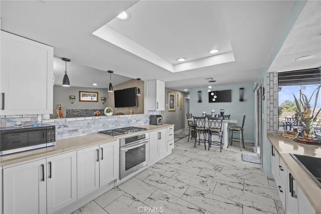 13288 13288 Choco Road, Apple Valley, California 92308 home-pic-20