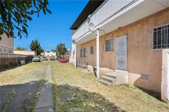 6027 10th Avenue, Los Angeles, California 90043
