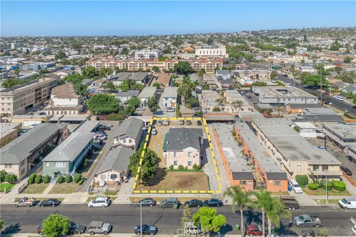6027 10th Avenue, Los Angeles, California 90043