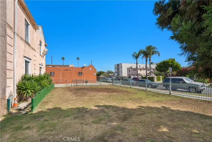6027 10th Avenue, Los Angeles, California 90043