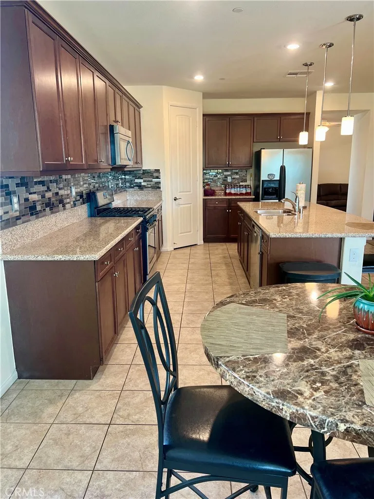 1429 Camino Sueno, Hemet, California 92545 home-pic-8