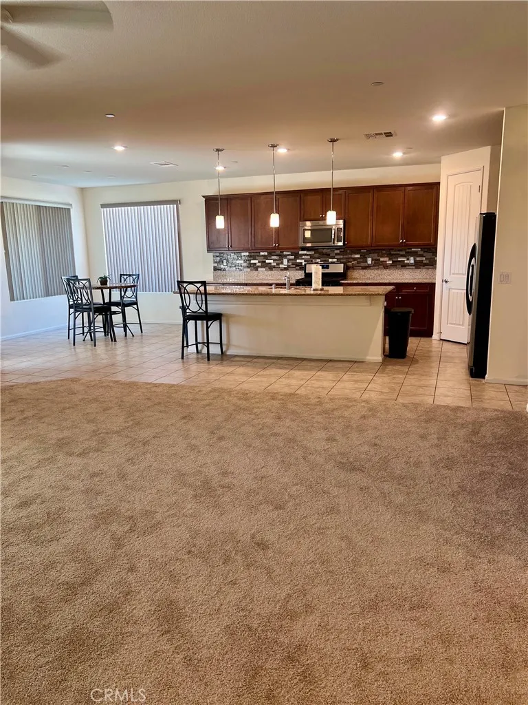 1429 Camino Sueno, Hemet, California 92545 home-pic-3
