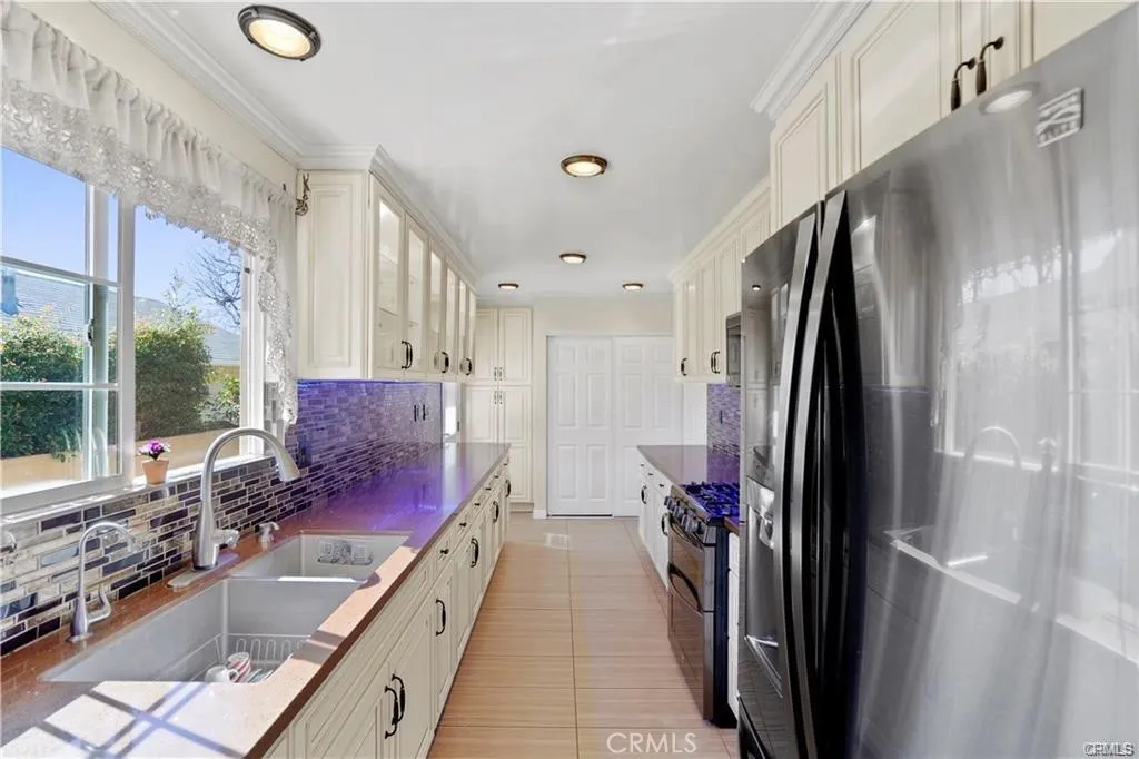 7060 Morse Avenue, North Hollywood, California 91605 home-pic-15