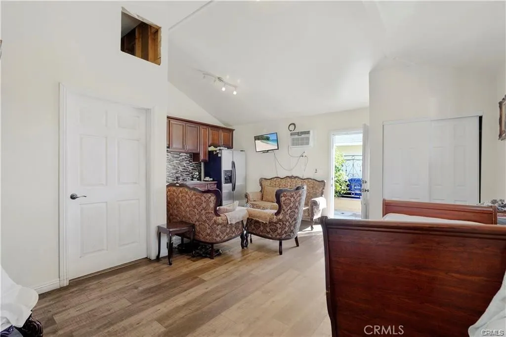 7060 Morse Avenue, North Hollywood, California 91605 home-pic-30