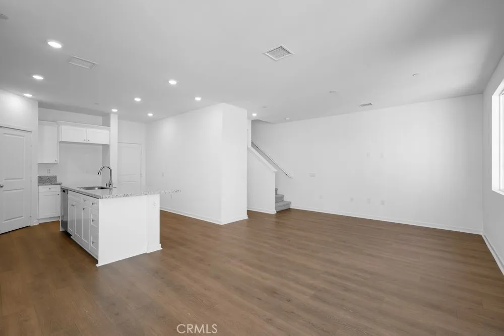 32879 Manhattan Avenue, Winchester, California 92596 home-pic-4