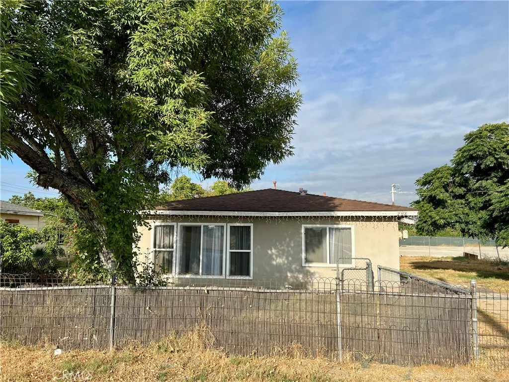 2288 S Gardena, San Bernardino, California 92408 home-pic-12