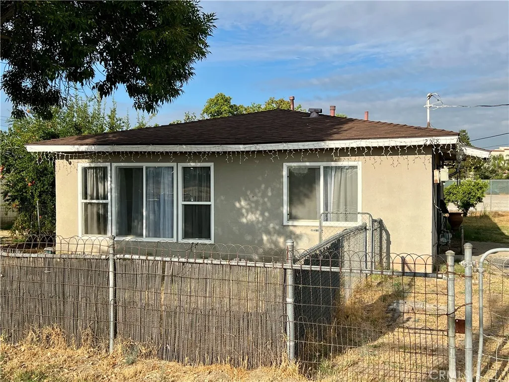 2288 S Gardena, San Bernardino, California 92408 home-pic-2