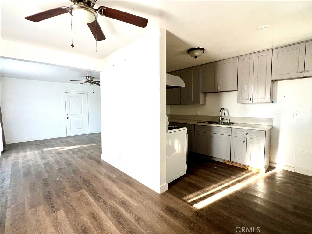 2288 S Gardena, San Bernardino, California 92408 home-pic-5