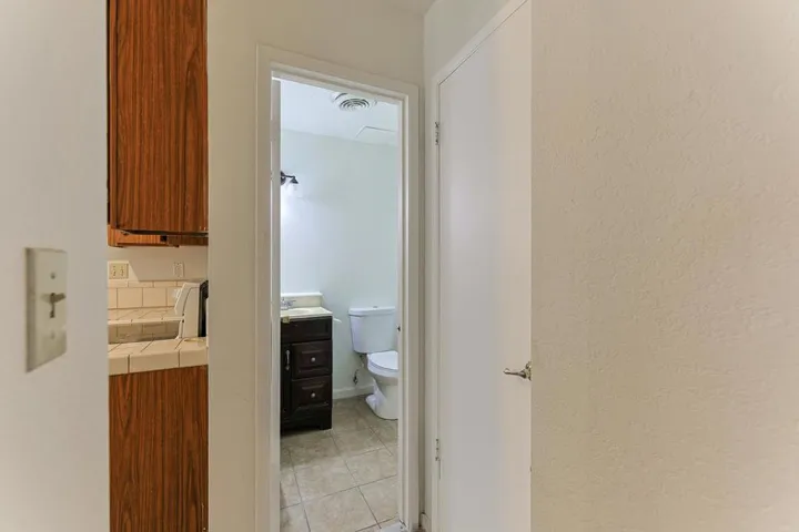 914 Acosta Plaza 91, Salinas, California 93905