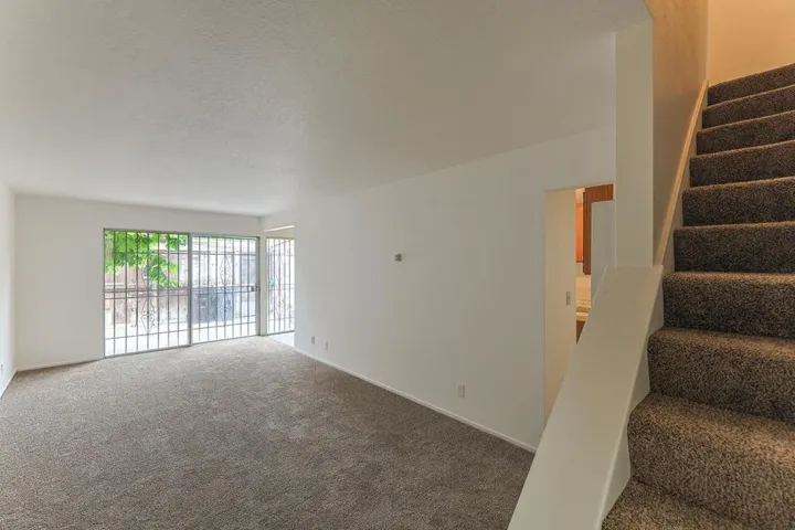 914 Acosta Plaza 91, Salinas, California 93905