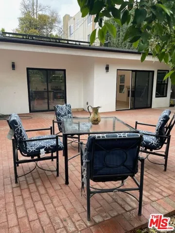4524 Mammoth Ave., Sherman Oaks, California 91423