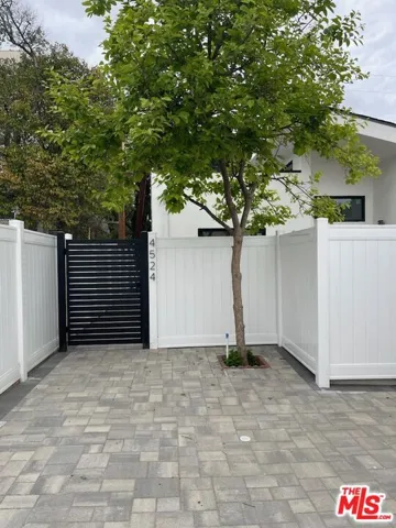4524 Mammoth Ave., Sherman Oaks, California 91423
