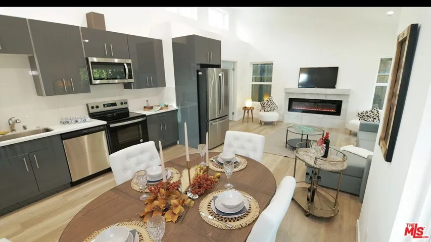 4524 Mammoth Ave., Sherman Oaks, California 91423