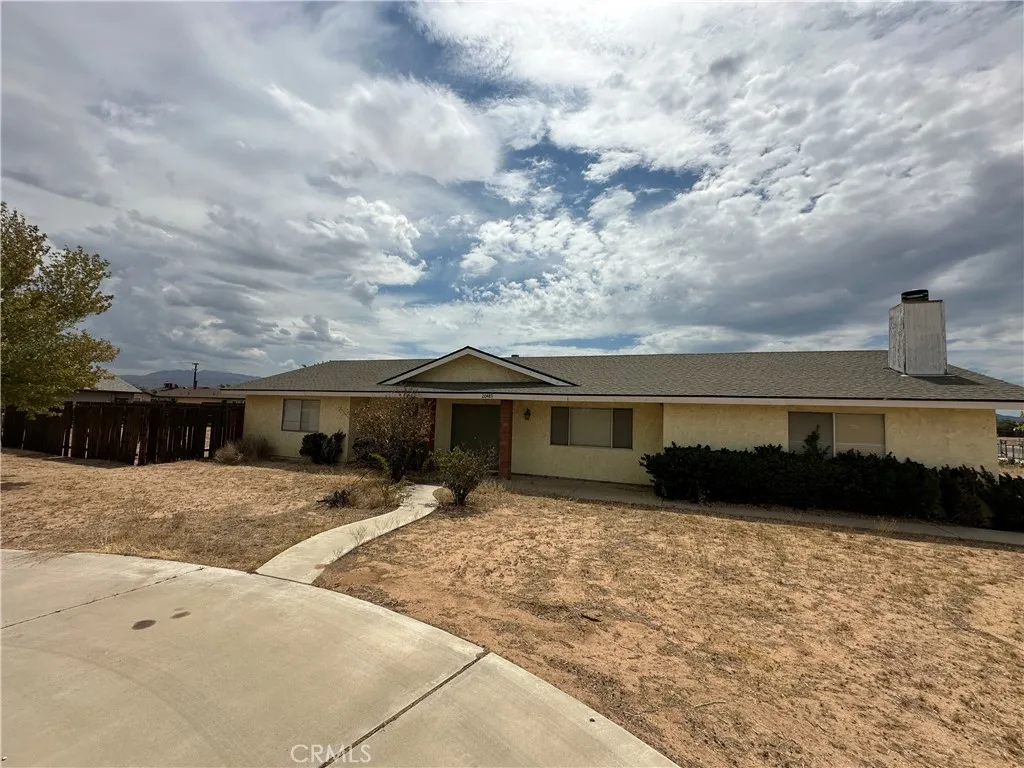 20489 20489 Wren, Apple Valley, California 92308 home-pic-1