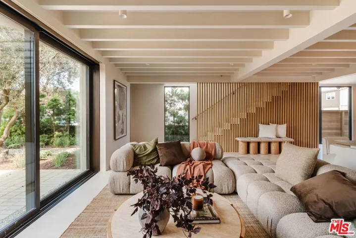 740 Amoroso Court, Venice, California 90291