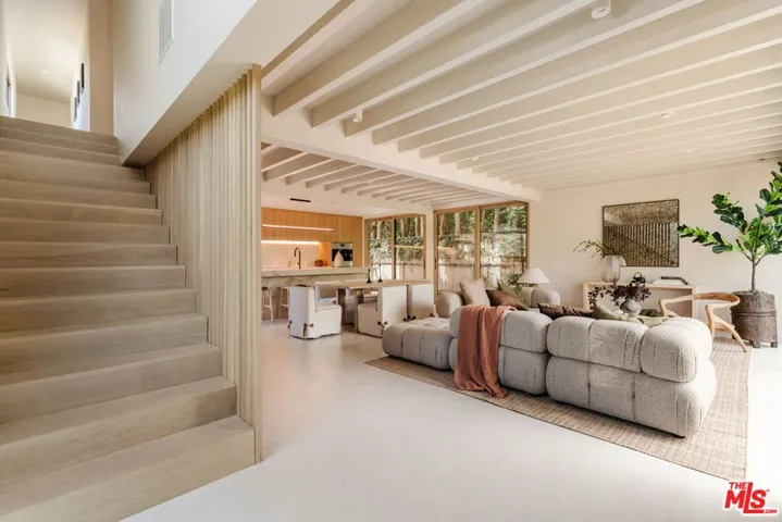 740 Amoroso Court, Venice, California 90291