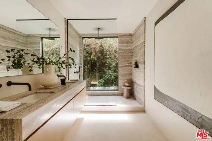 740 Amoroso Court, Venice, California 90291