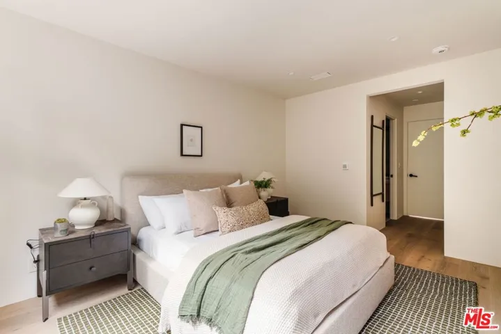 740 Amoroso Court, Venice, California 90291