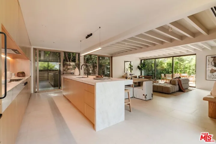 740 Amoroso Court, Venice, California 90291