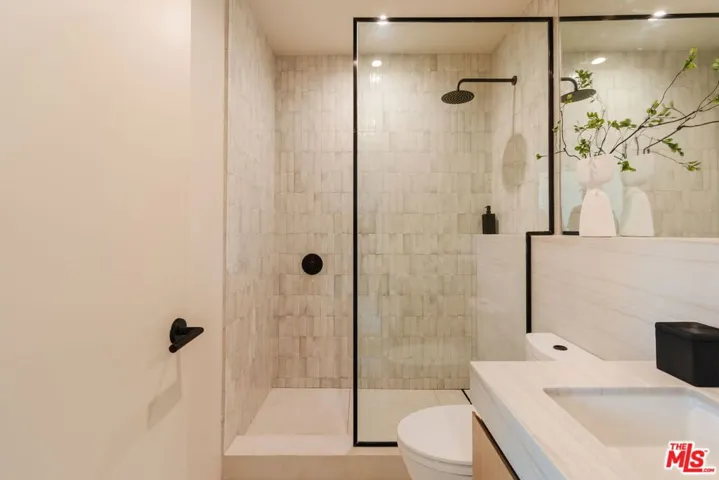 740 Amoroso Court, Venice, California 90291