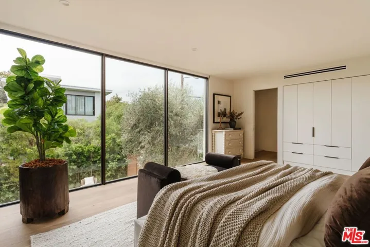 740 Amoroso Court, Venice, California 90291