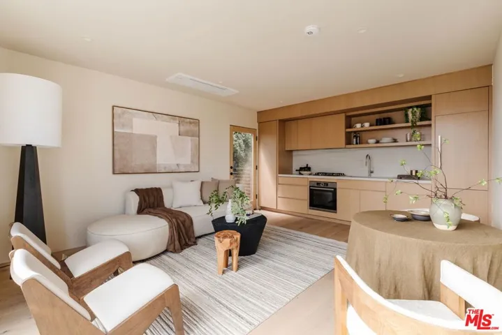 740 Amoroso Court, Venice, California 90291