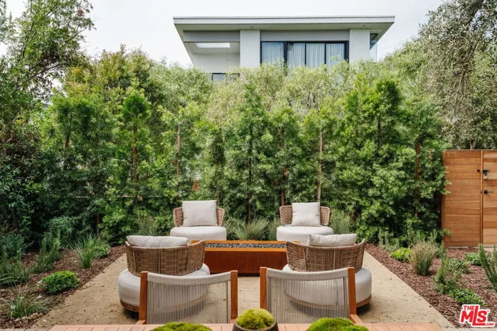 740 Amoroso Court, Venice, California 90291