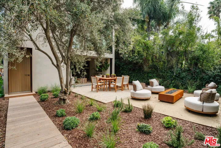 740 Amoroso Court, Venice, California 90291