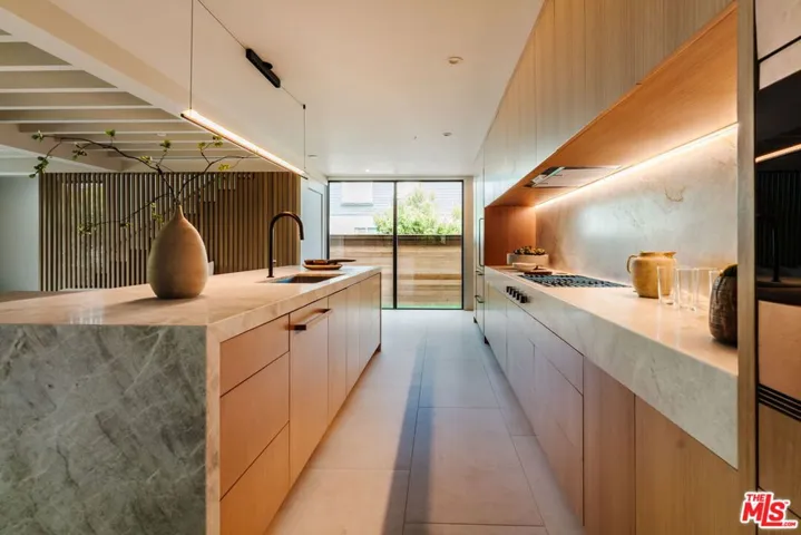 740 Amoroso Court, Venice, California 90291