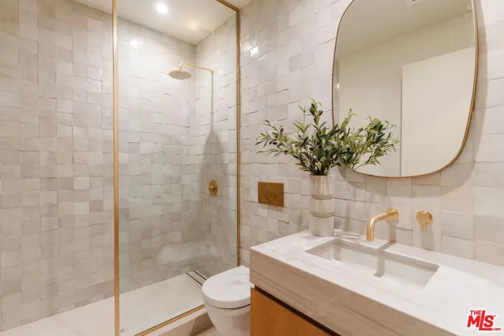 740 Amoroso Court, Venice, California 90291