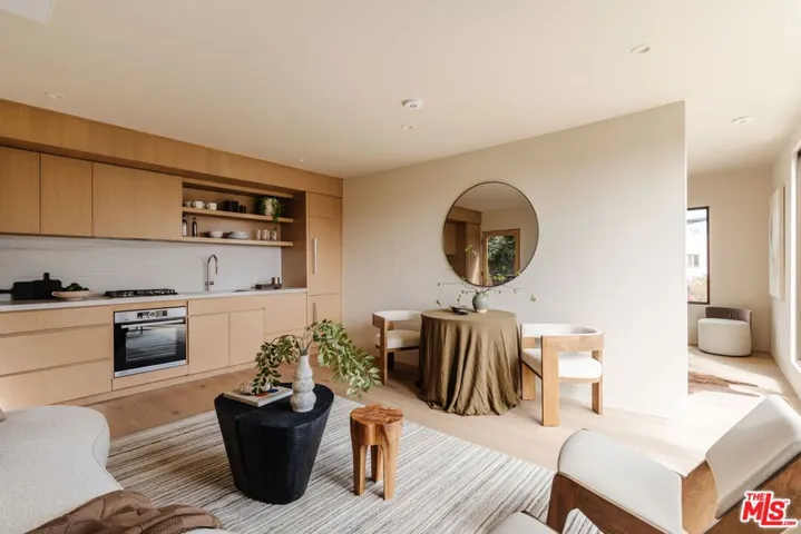 740 Amoroso Court, Venice, California 90291
