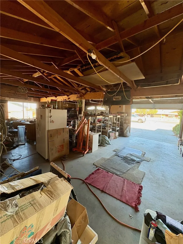 11516 11516 Oakwood Avenue, Hesperia, California 92345 home-pic-23