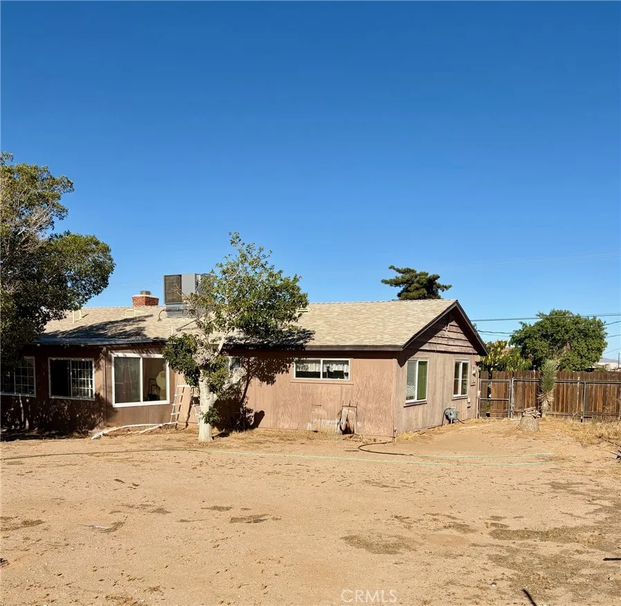 11516 11516 Oakwood Avenue, Hesperia, California 92345 home-pic-20
