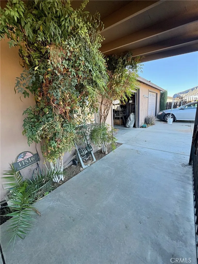 11516 11516 Oakwood Avenue, Hesperia, California 92345 home-pic-16