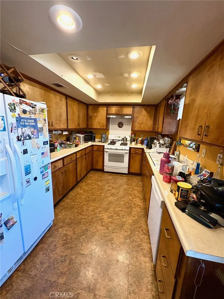 11516 11516 Oakwood Avenue, Hesperia, California 92345 home-pic-13