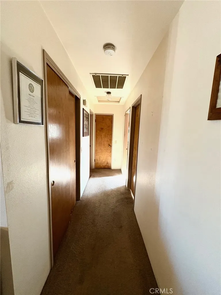 11516 11516 Oakwood Avenue, Hesperia, California 92345 home-pic-12