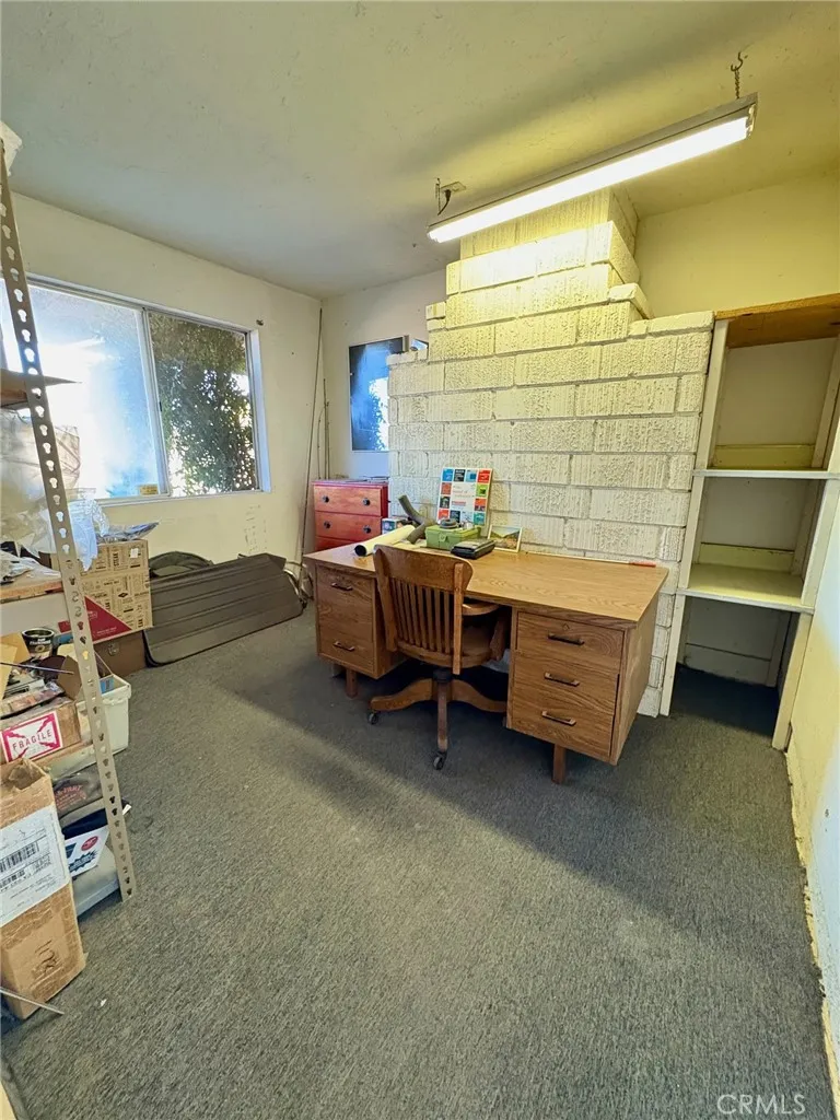 11516 11516 Oakwood Avenue, Hesperia, California 92345 home-pic-3