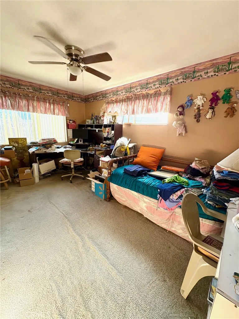 11516 11516 Oakwood Avenue, Hesperia, California 92345 home-pic-10