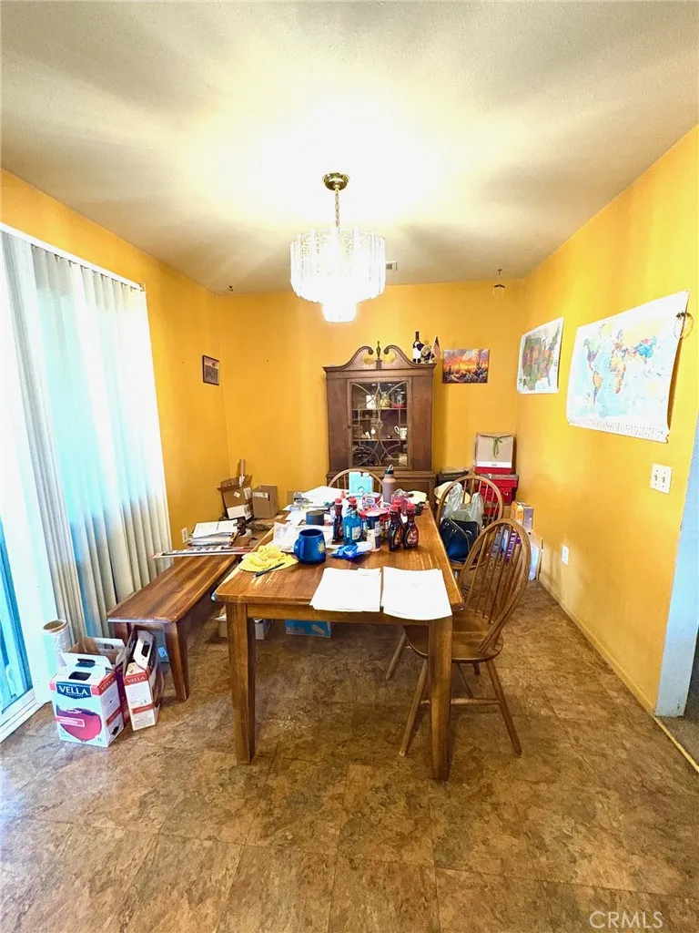 11516 11516 Oakwood Avenue, Hesperia, California 92345 home-pic-14