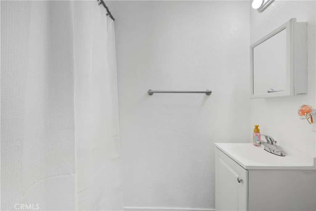 8803 Dunlap Crossing Road, Pico Rivera, California 90660 home-pic-37